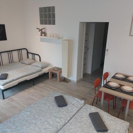 Utulny Apartman S Balkonom Leilighet Bratislava Eksteriør bilde