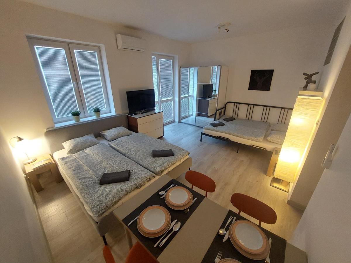 Utulny Apartman S Balkonom Leilighet Bratislava Eksteriør bilde