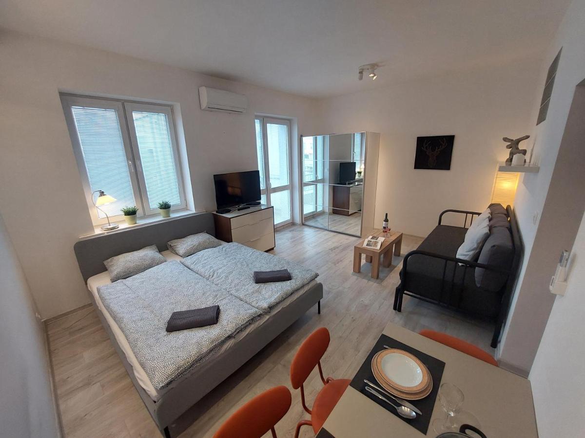 Utulny Apartman S Balkonom Leilighet Bratislava Eksteriør bilde