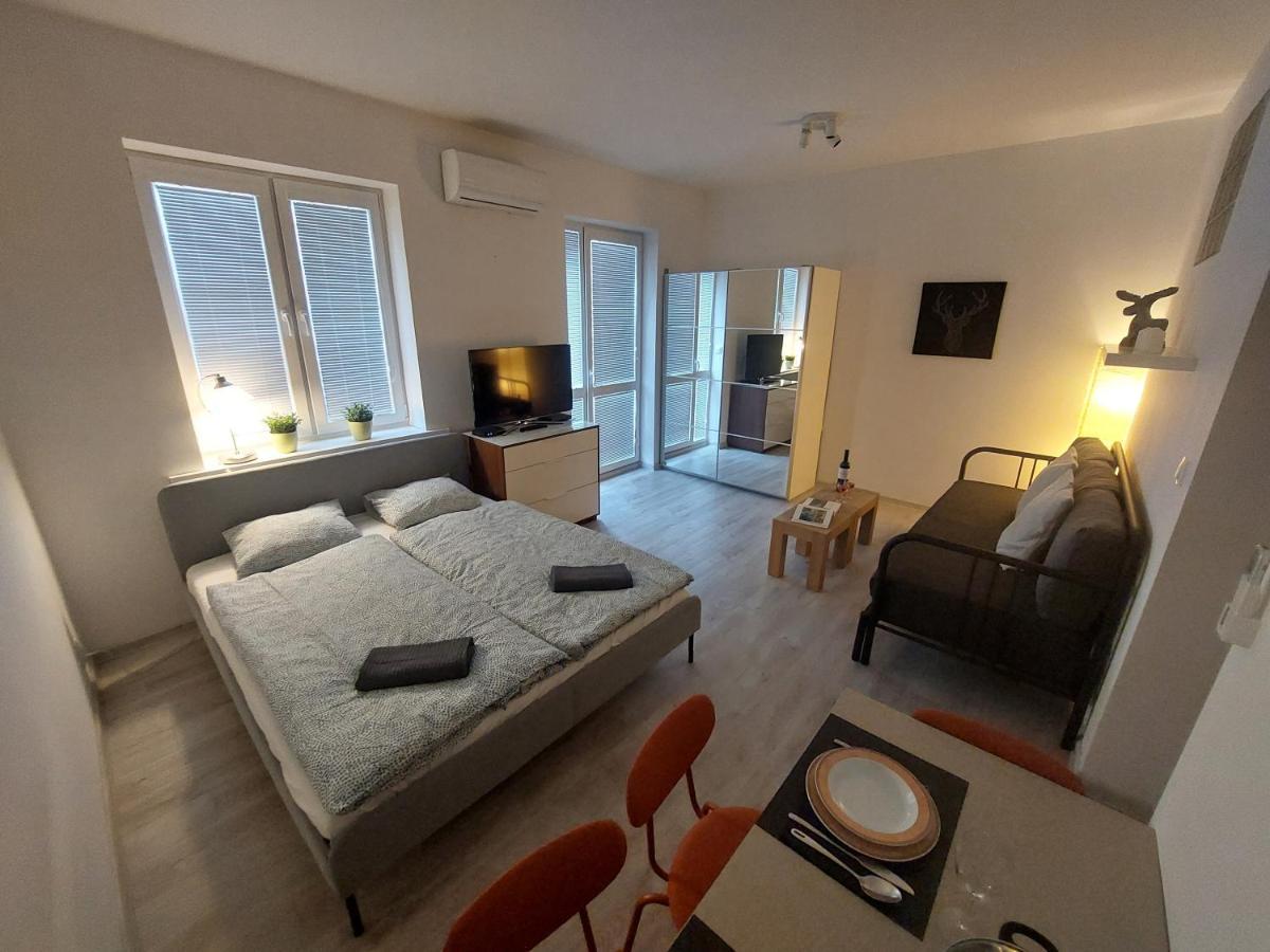 Utulny Apartman S Balkonom Leilighet Bratislava Eksteriør bilde